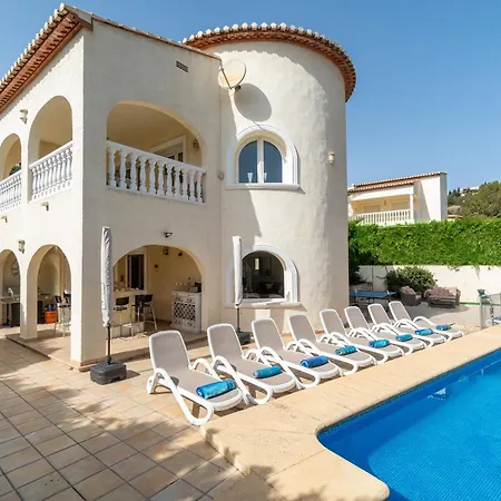 Casa Mariposa Blanca By Aldertons Villa